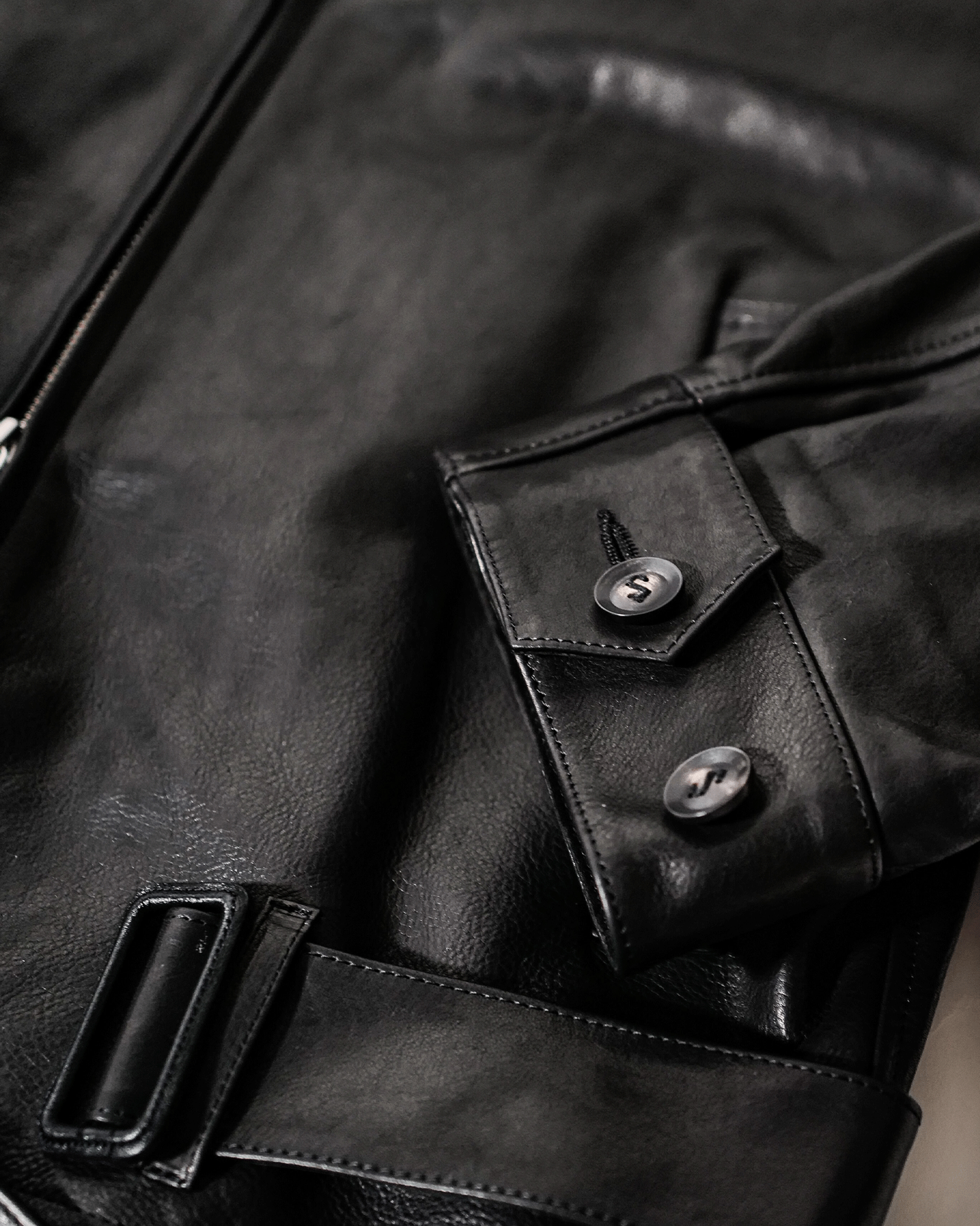 SOSHIOTSUKI・ソウシオオツキ - ジャケット OILED LEATHER BLOUSON / BLACK