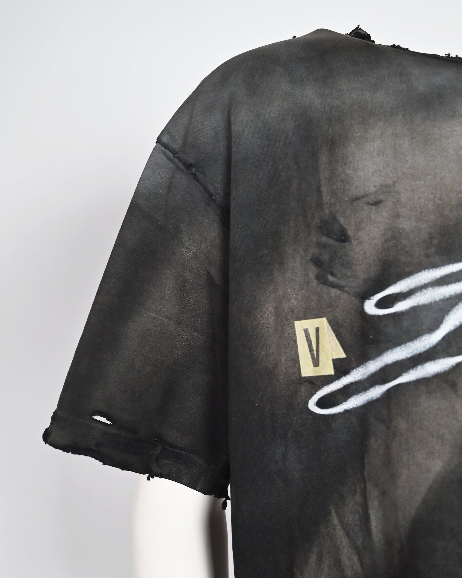 VLONE・Vee loan -  DISTRESSED DONT-BODYYOURSELF-T-SHIRT / BLACK