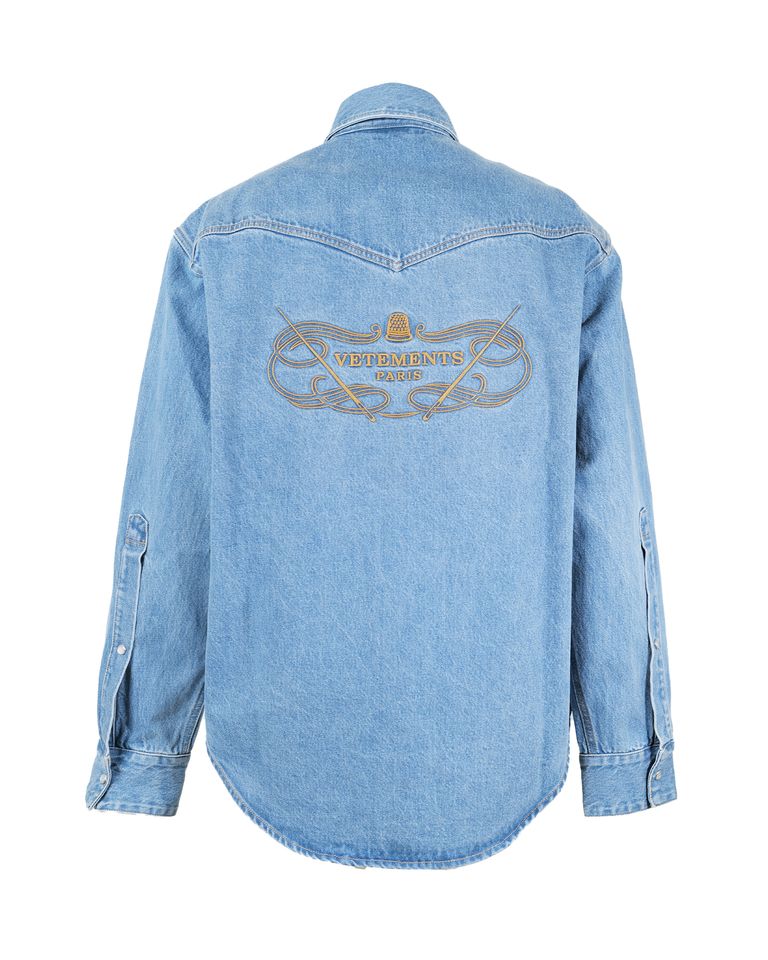VETEMENTS × EMBROIDERED FANCY LOGO DENIM SHIRT /  BLUE