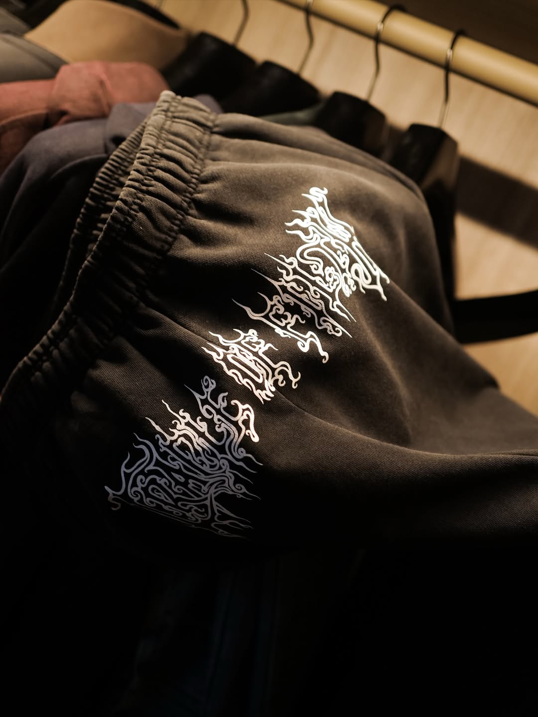 VETEMENTS・Vetements -  COF LOGO BAGGY SWEATPATNS / WASHED BLACK