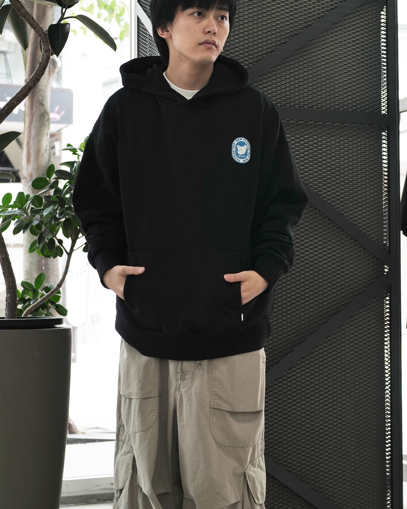 InBetweeners × HOODIE UNISEX / BLACK
