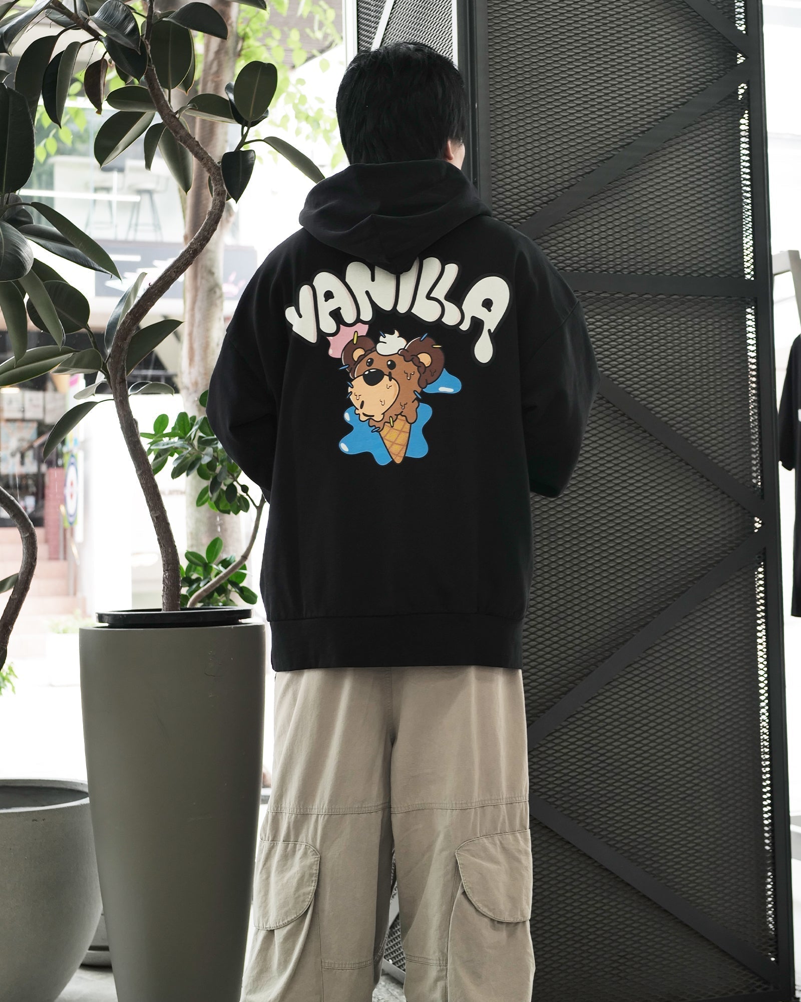 InBetweeners × HOODIE UNISEX / BLACK