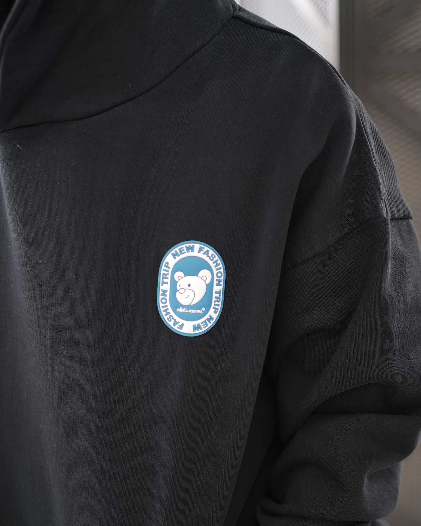 InBetweeners × HOODIE UNISEX / BLACK