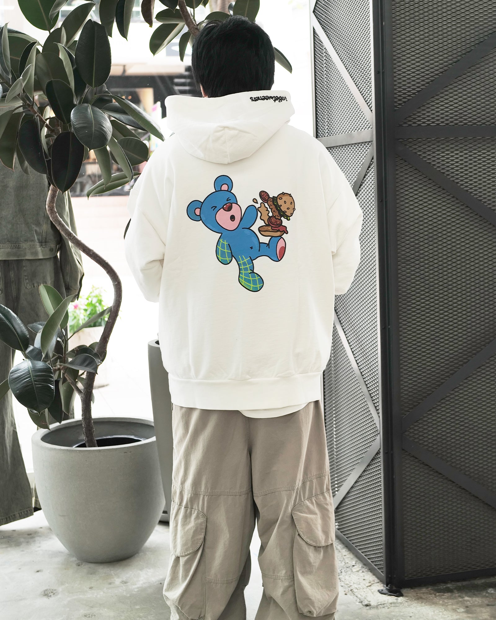 InBetweeners × HOODIE UNISEX / OFF WHIITE