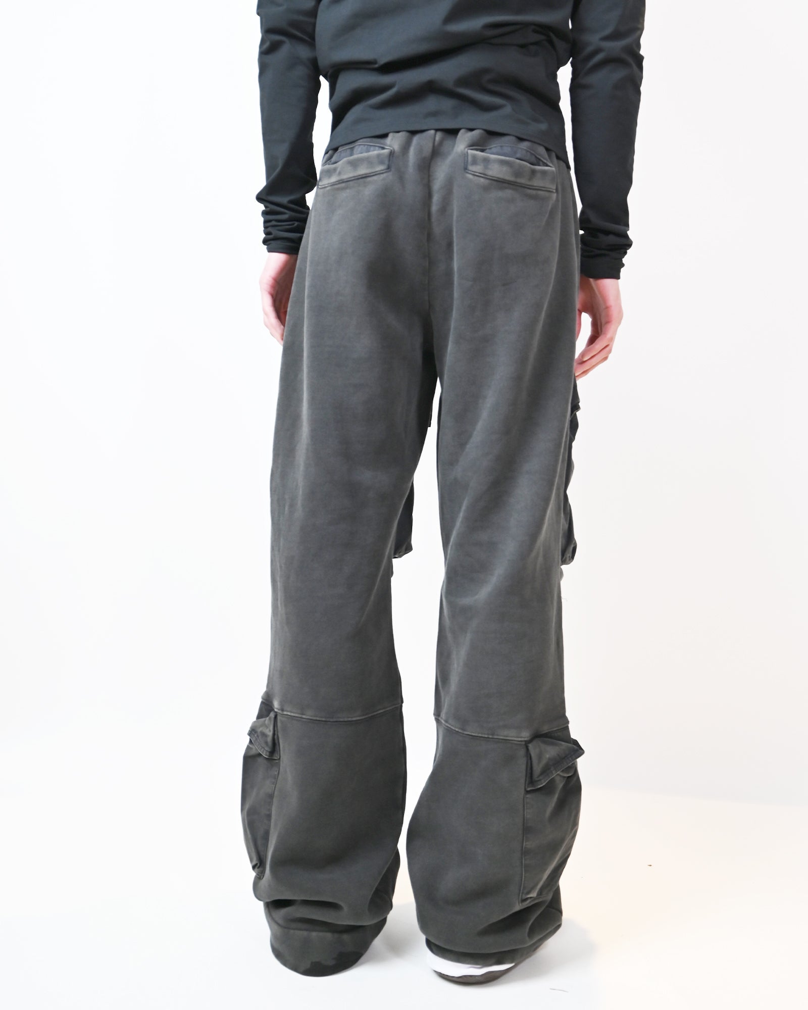 Entire studios・entire studio -  UTILITY SWEATS / WASHED BLACK