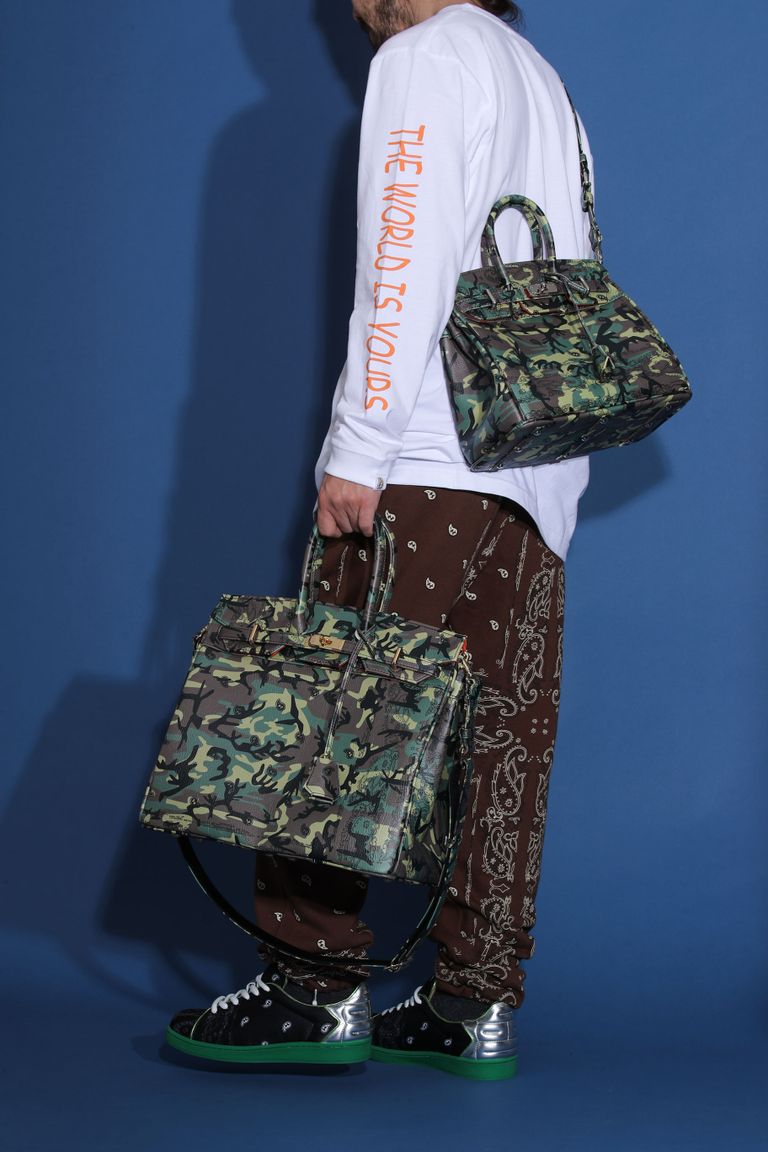 THE WORLD IS YOURS × LIMITED TRAVEL BAG 35 / KAHKI/SILVER