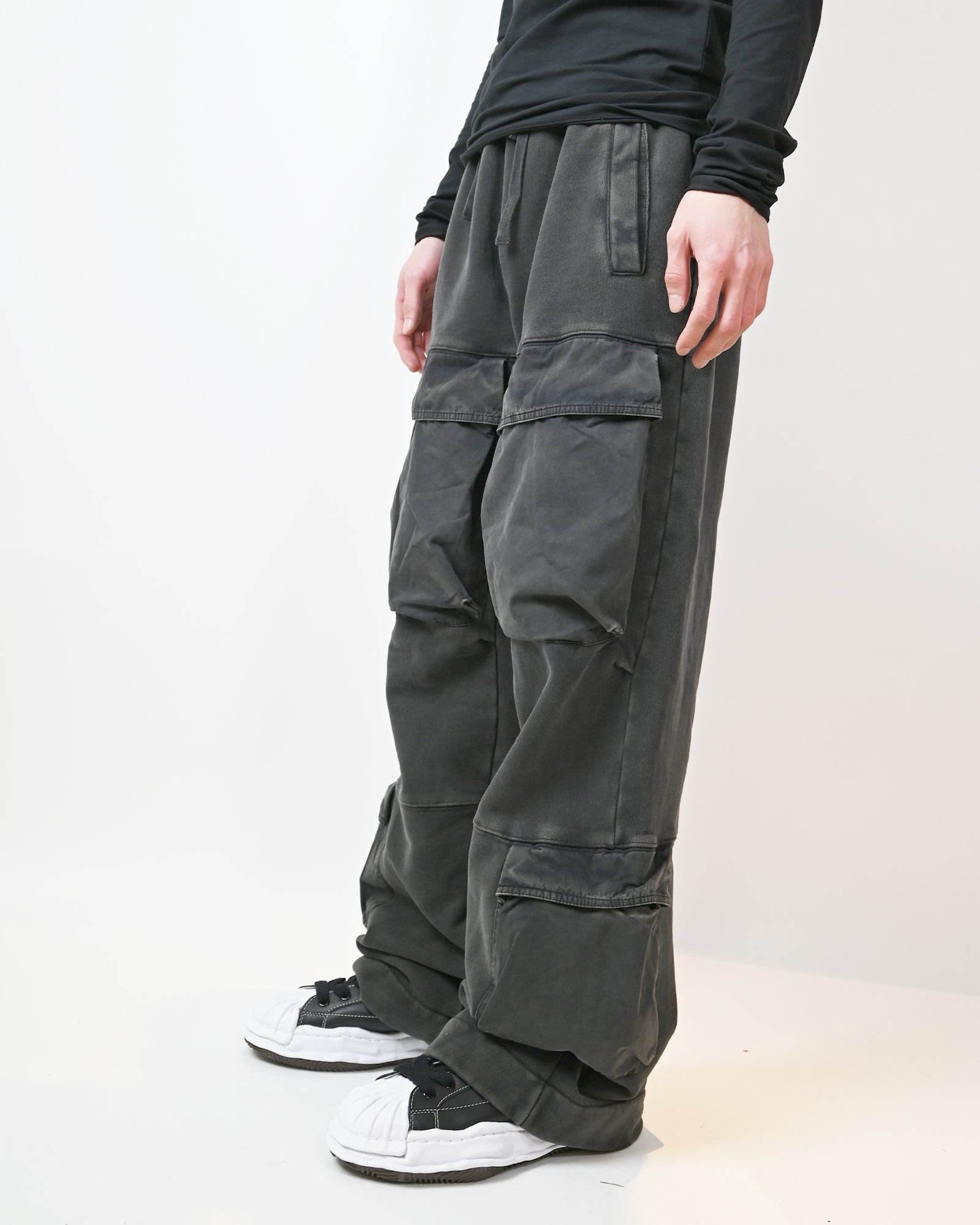 Entire studios・entire studio -  UTILITY SWEATS / WASHED BLACK