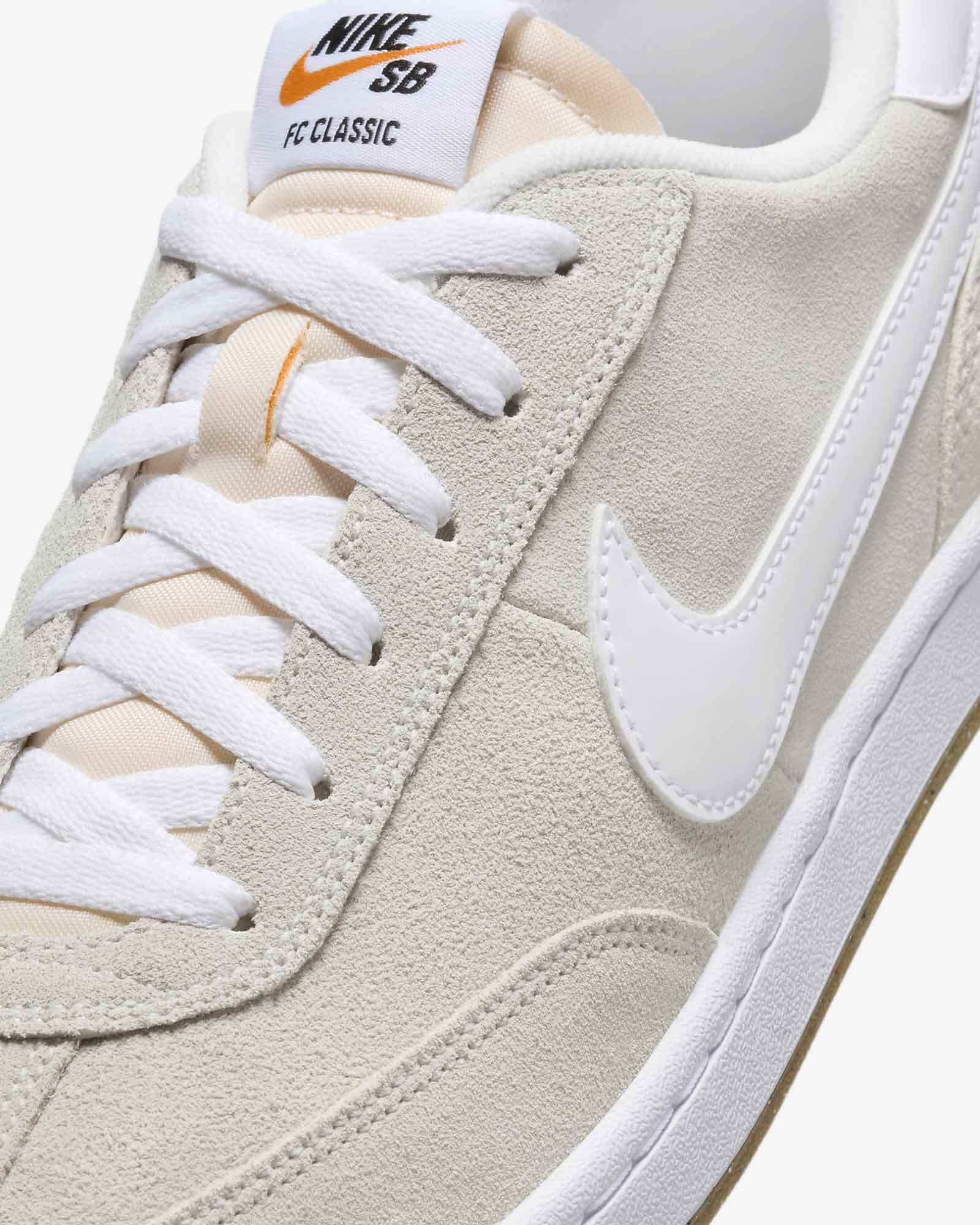NIKE SB × NIKE SB FC CLASSIC / WHITE