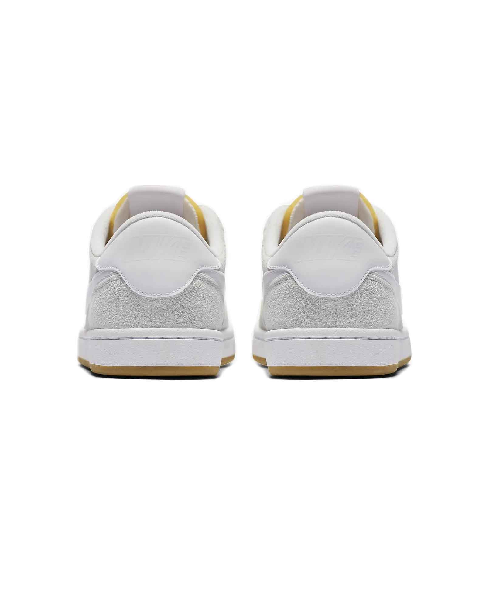 NIKE SB × NIKE SB FC CLASSIC / WHITE
