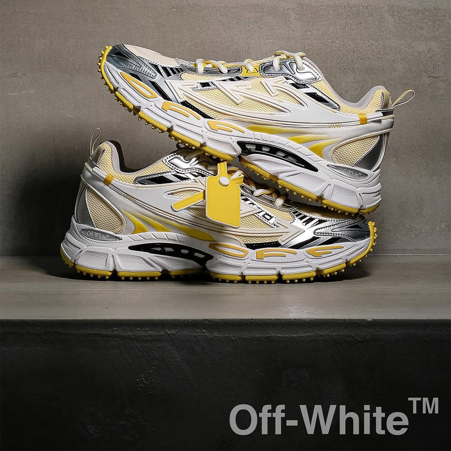 OFF-WHITE