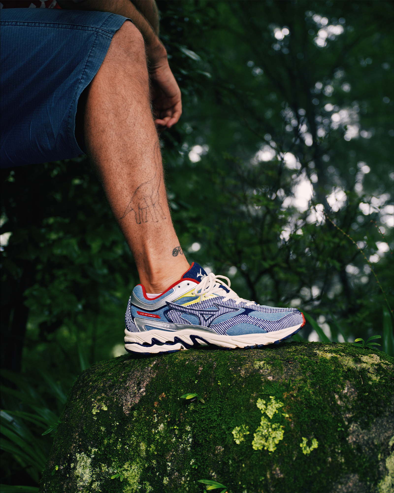 SWJP・エスダブリュージェーピー - ローカットスニーカー MIZUNO WAVE MUSTANG LS SWJP / BLUE