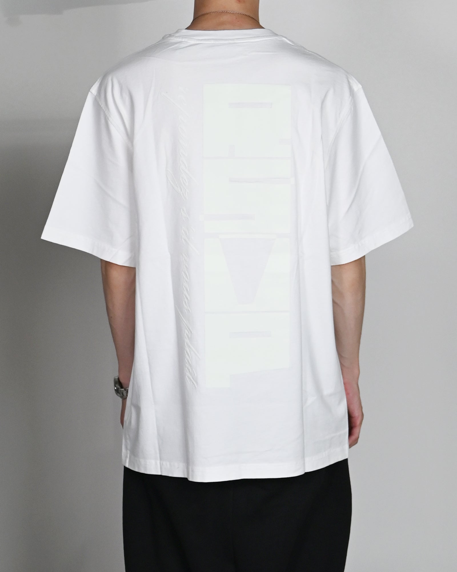 RSVP・アールエスブイピー - Tシャツ・カットソー GLO SHORT SLEEVE MOCK NECK STACKED TEXT / WHITE